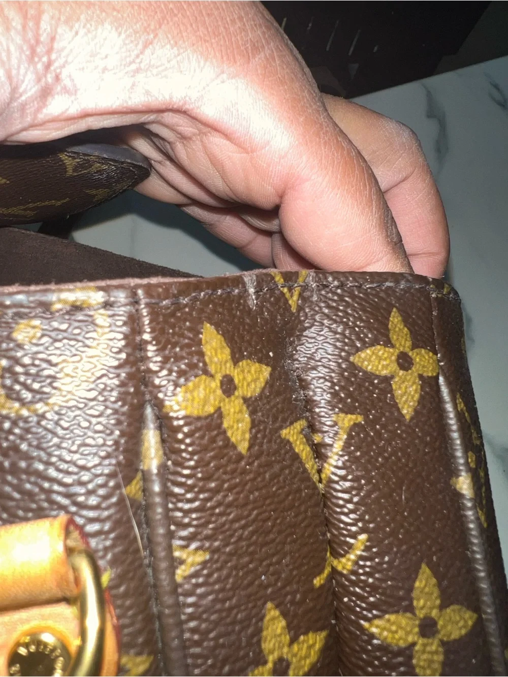 100% Authentic Louis Vuitton Pouchette Metis in monogram canvas